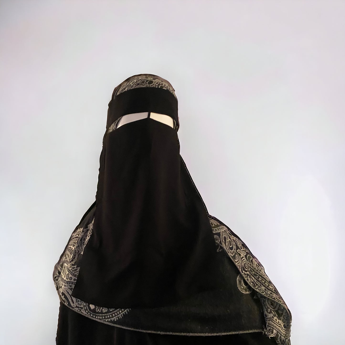 Classic Saudi Niqab With Thread Between Eyes